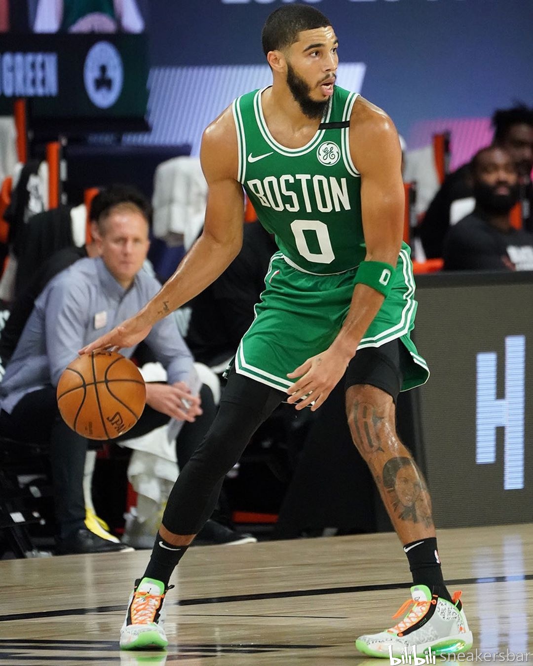 与澳门文旅 与澳门文旅